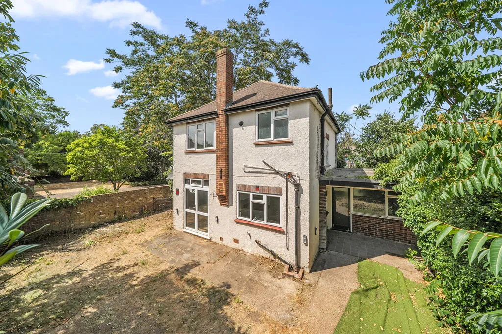 Burwood Road, Hersham KT12 4AA, photo 13