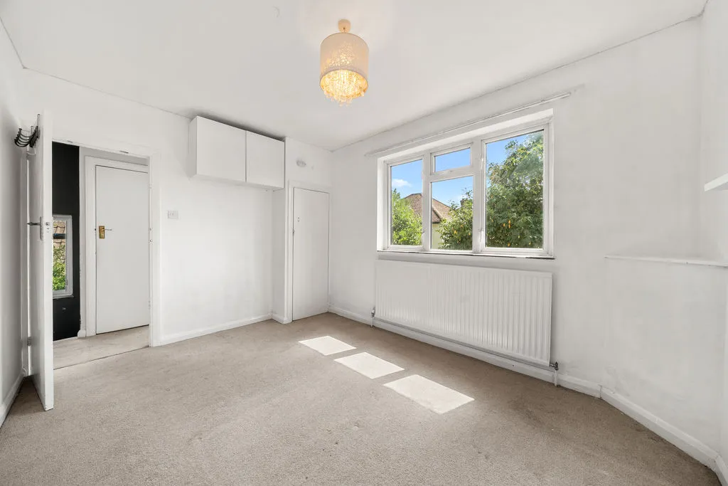 Burwood Road, Hersham KT12 4AA, photo 8