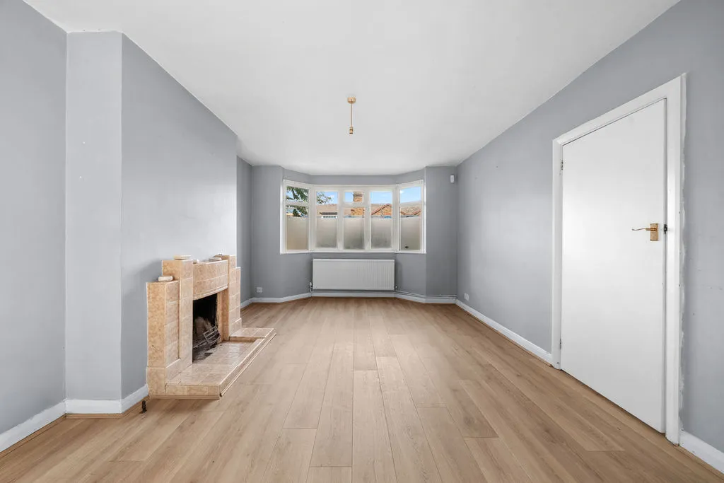 Burwood Road, Hersham KT12 4AA, photo 3