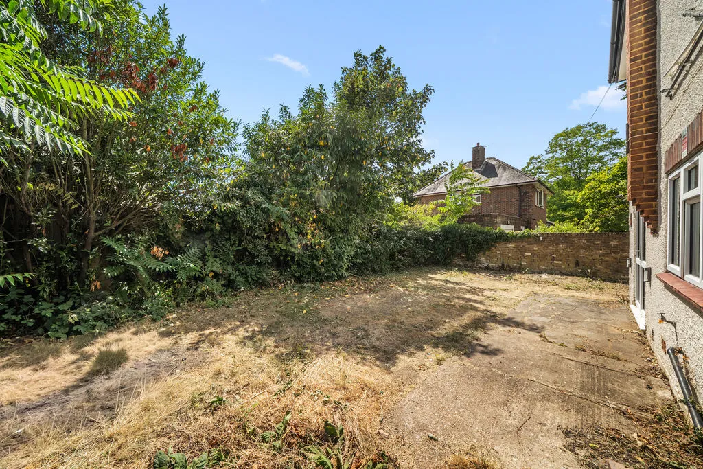 Burwood Road, Hersham KT12 4AA, photo 12