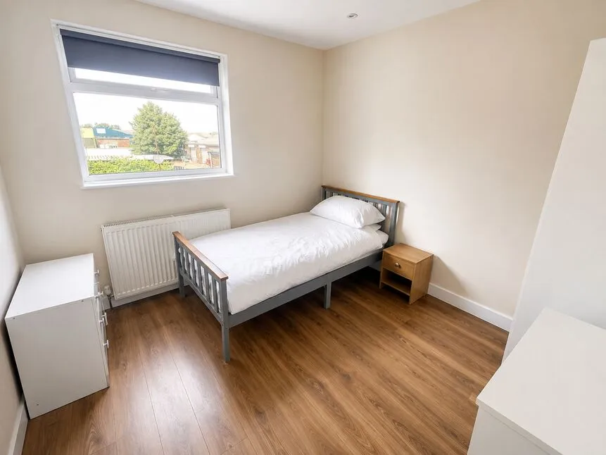 1 bed property to rent — Corporation Road, Grimsby, Lincolnshire, DN31