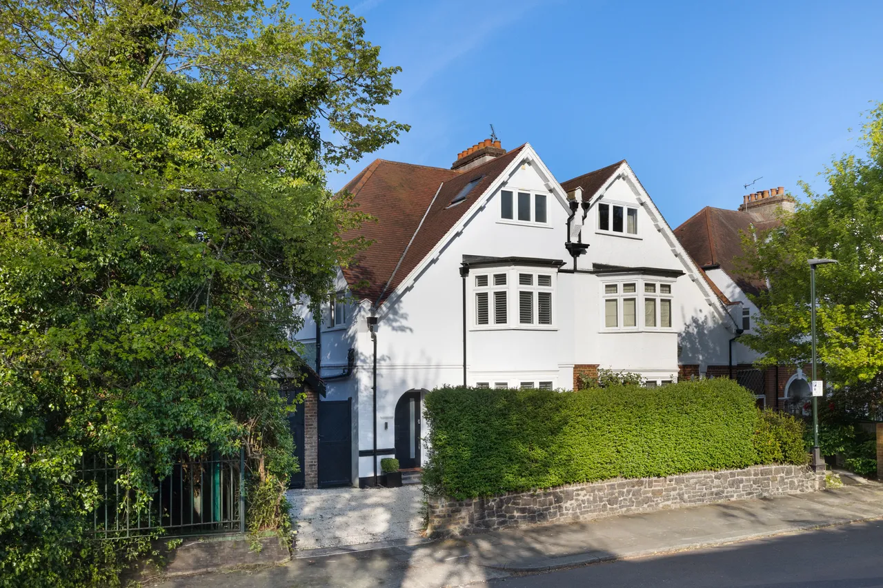 4 bed house for sale, Kingston Lane, Teddington, TW11