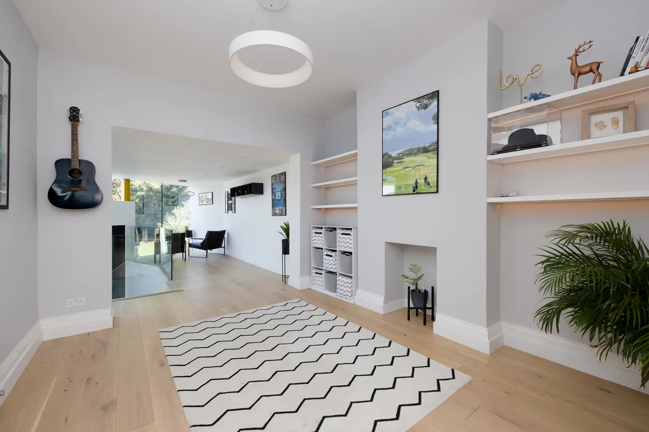 Kingston Lane, Teddington, TW11, photo 3