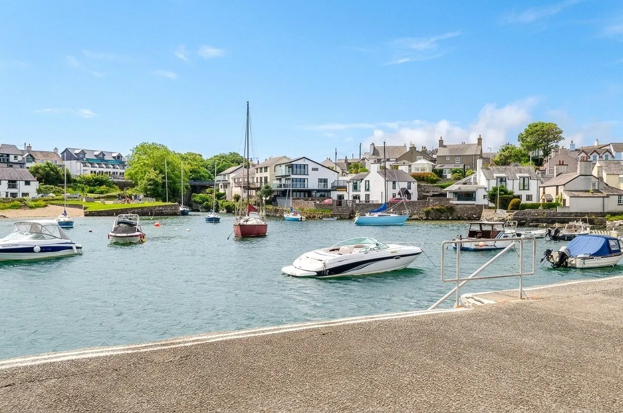 Beach Road, Cemaes Bay, photo 34