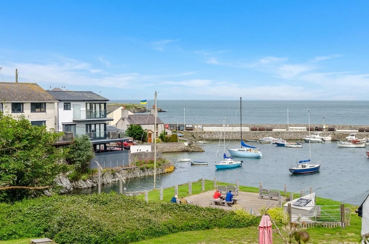 Beach Road, Cemaes Bay, photo 31