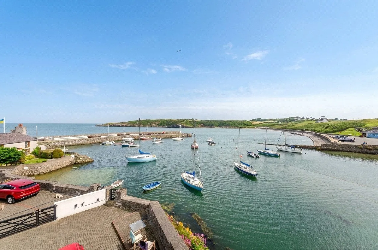 Beach Road, Cemaes Bay, photo 37