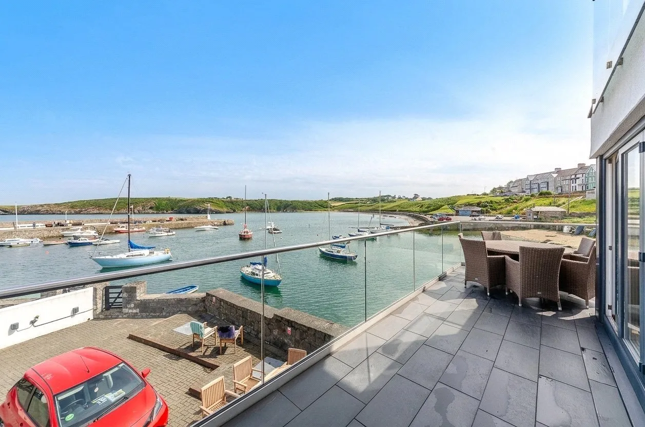 Beach Road, Cemaes Bay, photo 36