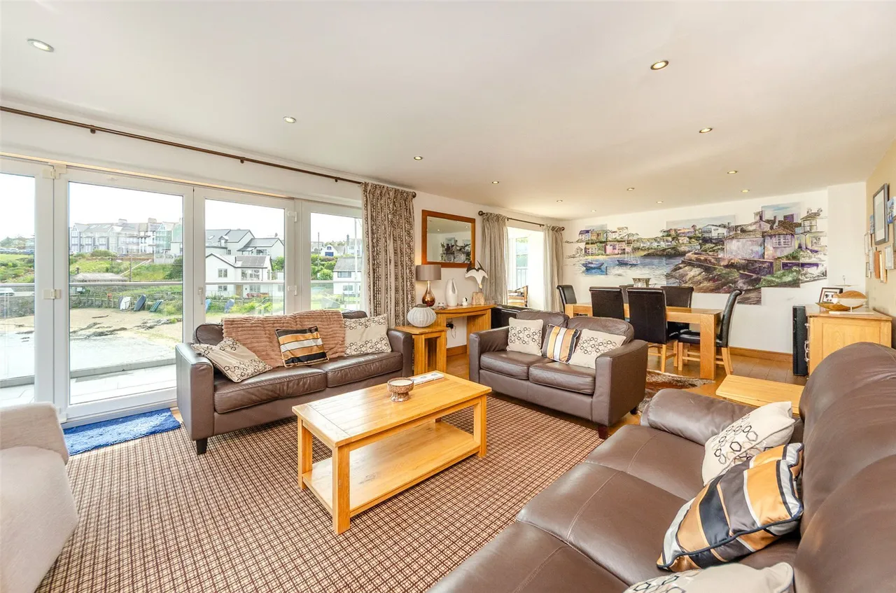 Beach Road, Cemaes Bay, photo 4