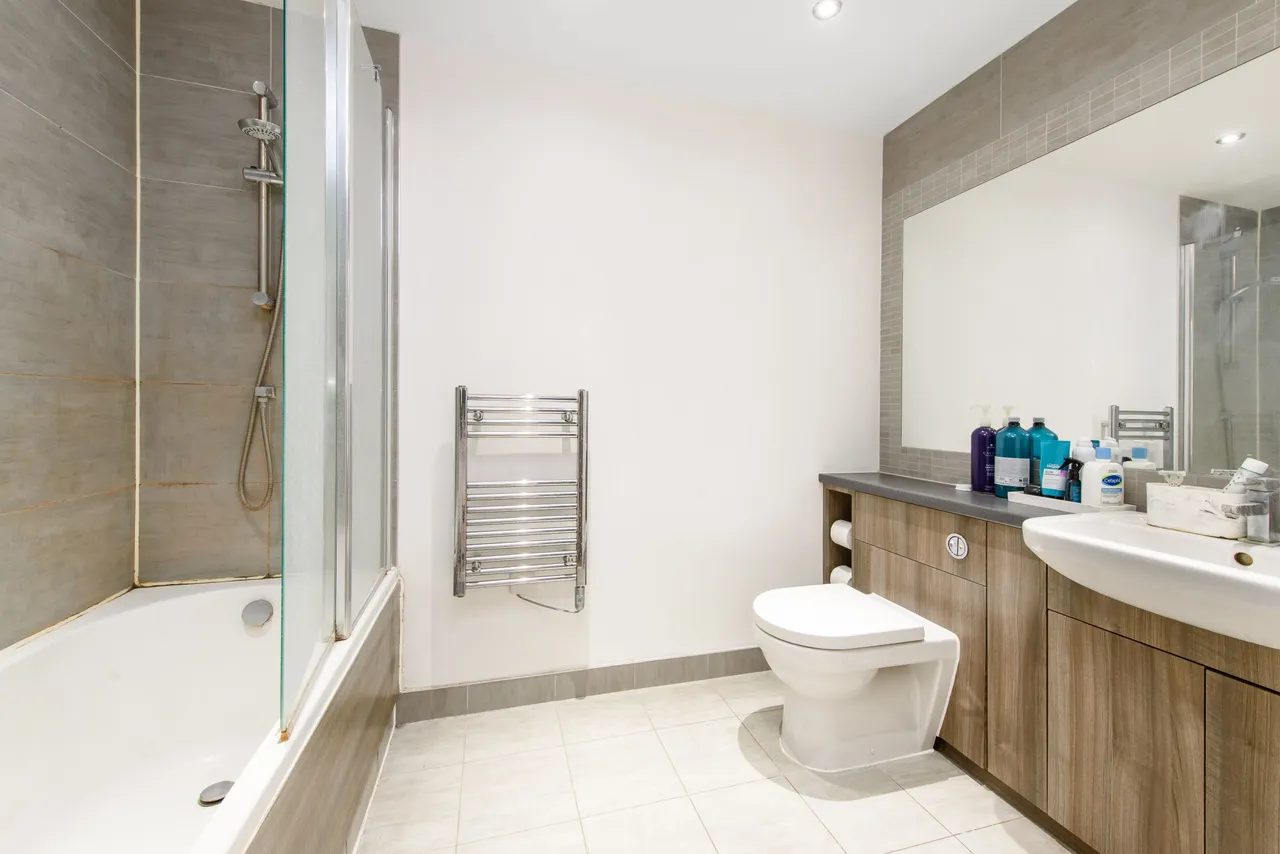 25 Emerald House, 2 Commander Avenue, London, photo 6