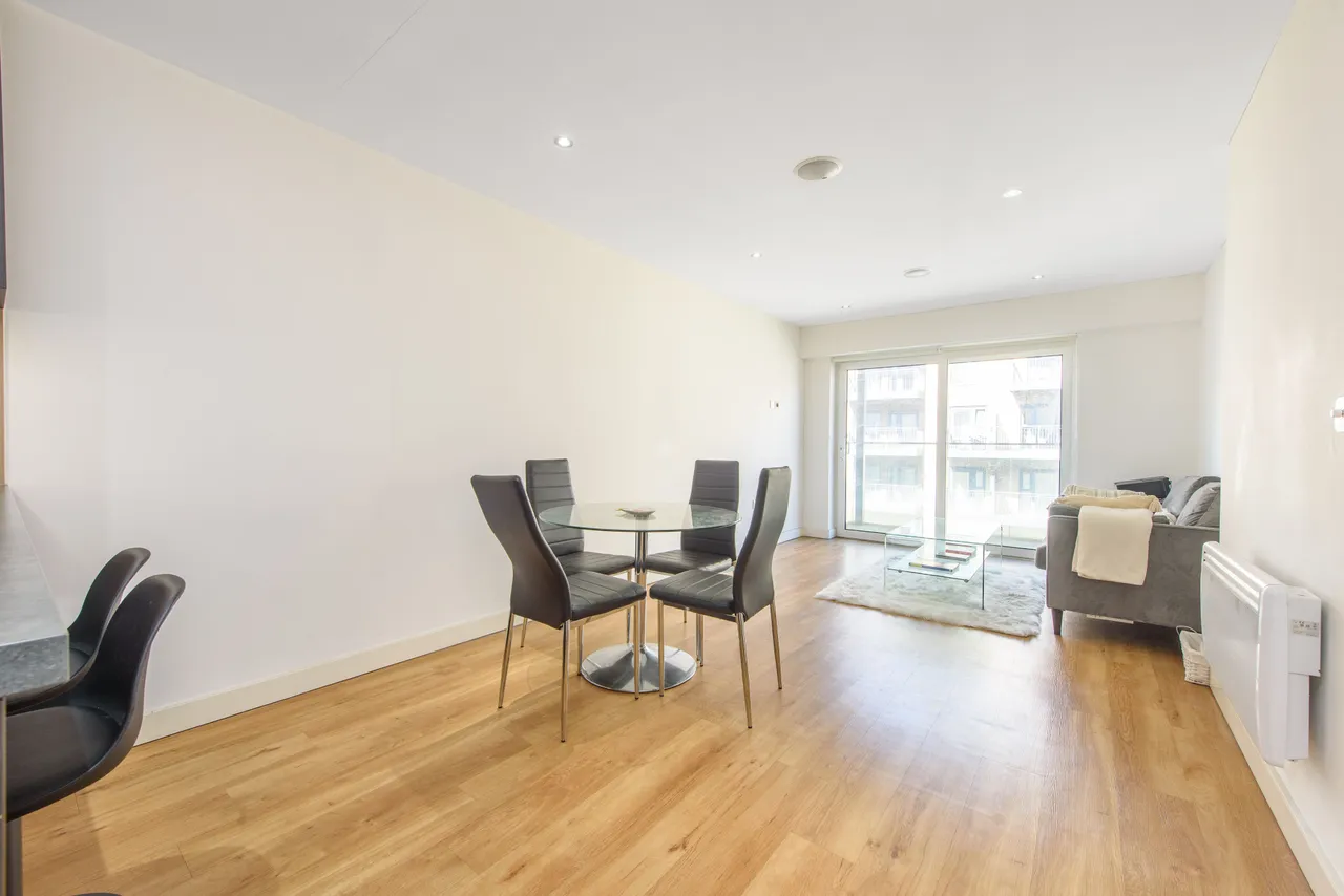 25 Emerald House, 2 Commander Avenue, London, photo 4