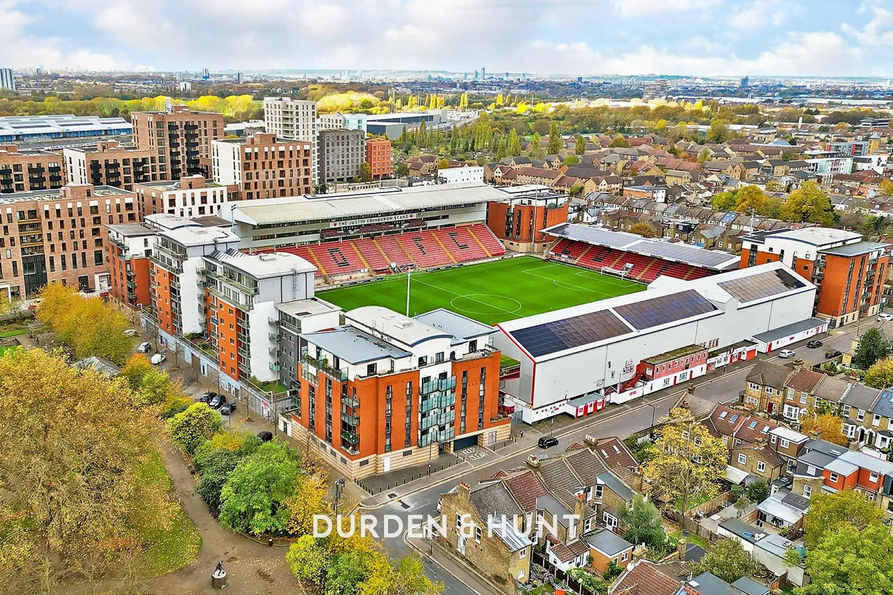 Brisbane Road, Leytonstone, E10, photo 17