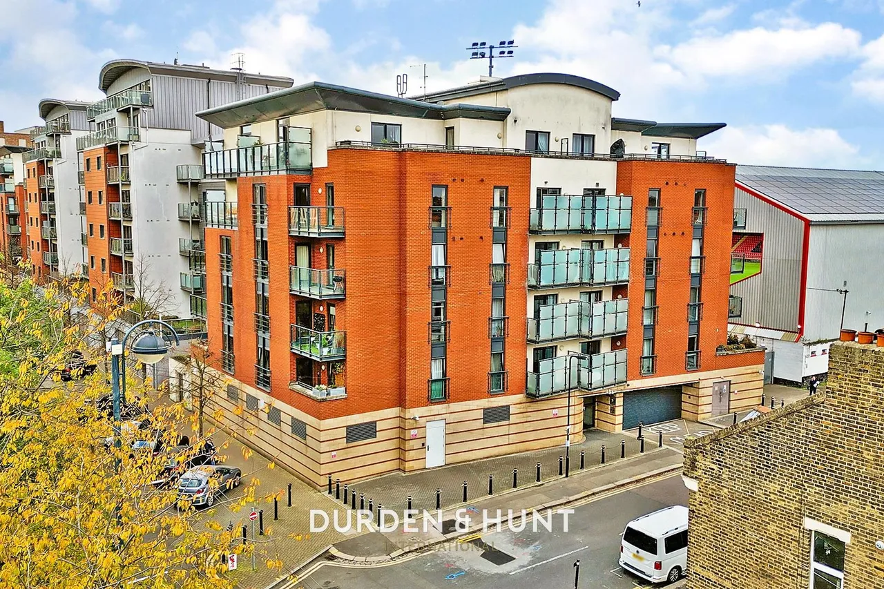 2 bed flat for sale, Brisbane Road, Leytonstone, E10