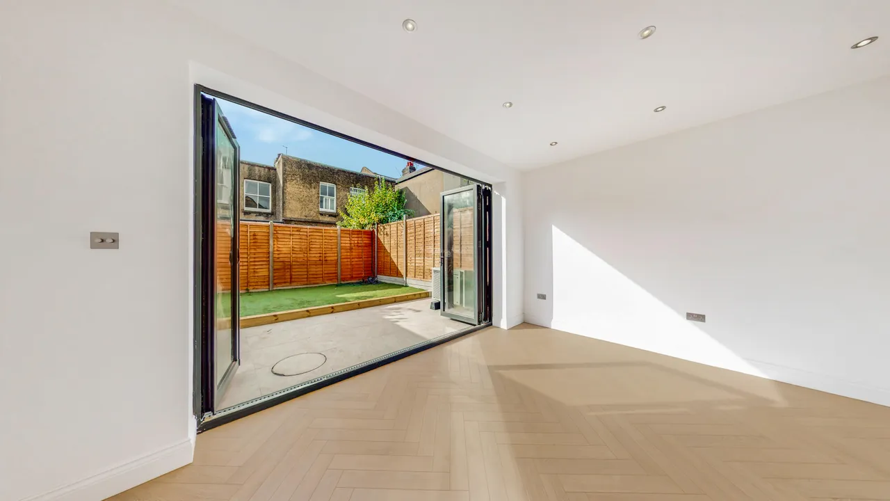 Gondar Gardens, West Hampstead, NW6, photo 6
