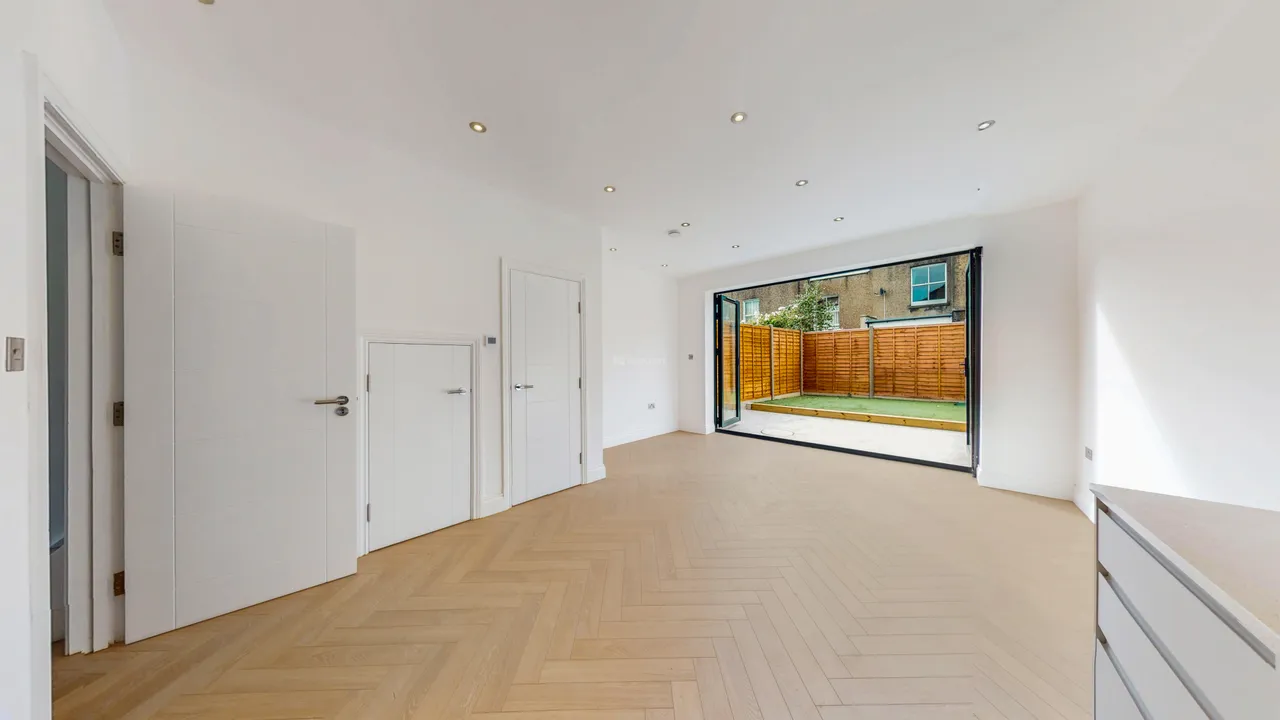 Gondar Gardens, West Hampstead, NW6, photo 3