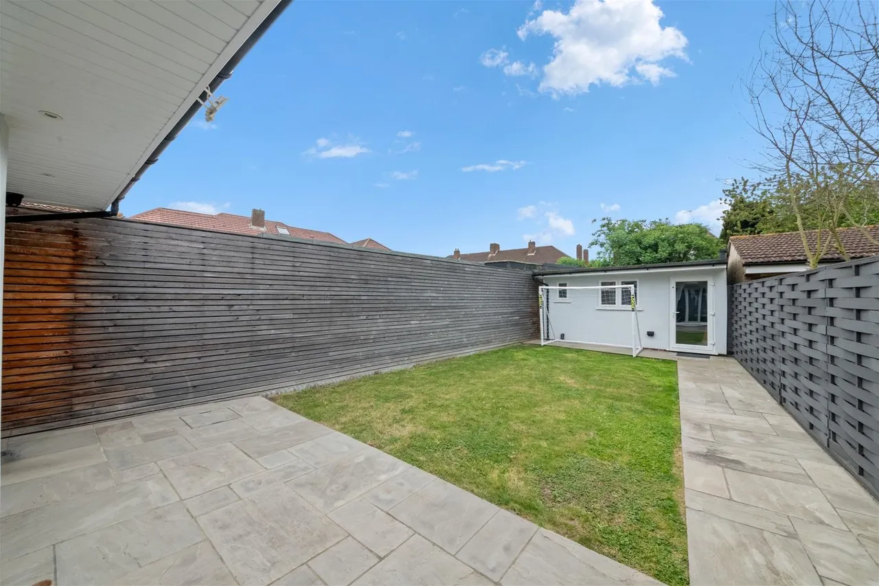 Clunbury Avenue, Southall, photo 23