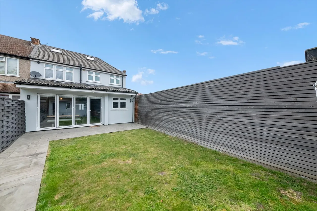 Clunbury Avenue, Southall, photo 24