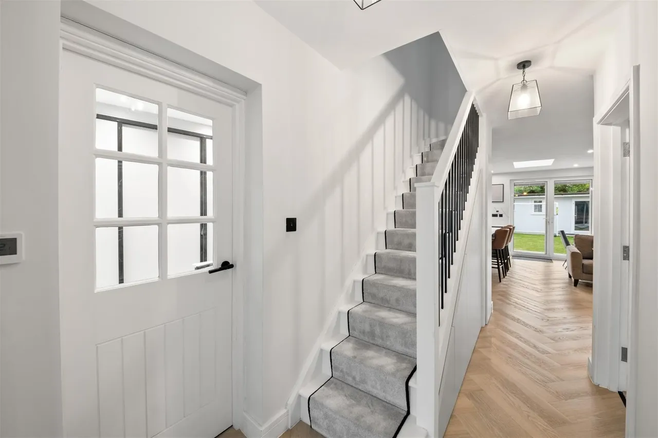 Clunbury Avenue, Southall, photo 5