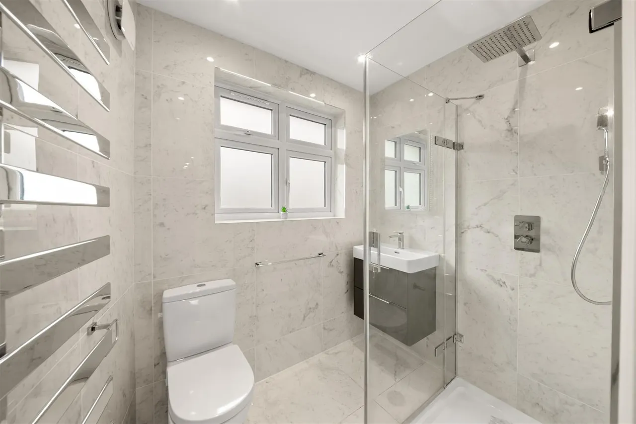 Clunbury Avenue, Southall, photo 18