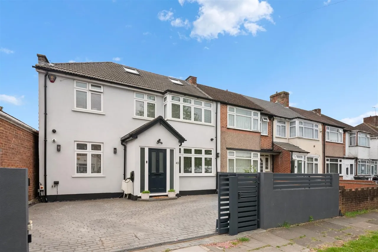 Clunbury Avenue, Southall, photo 25