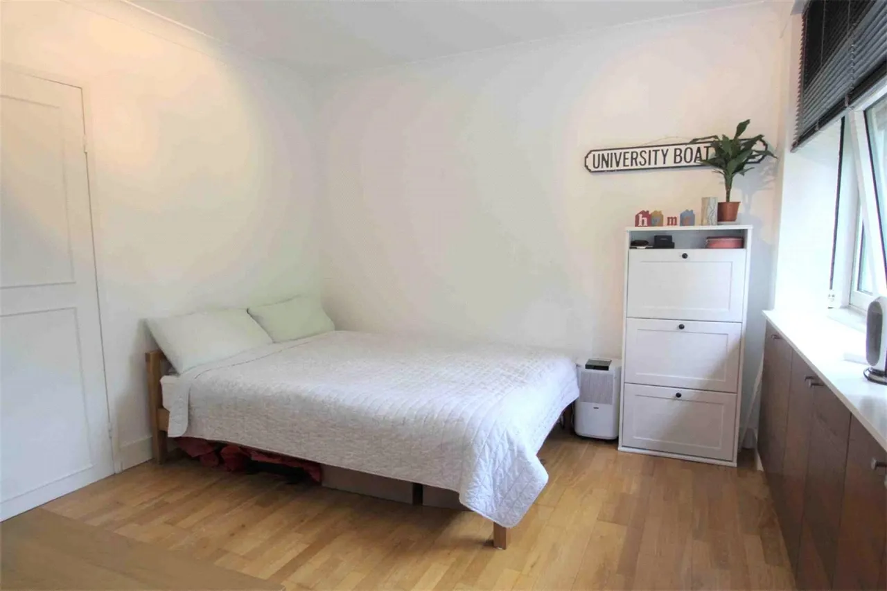 Upper Richmond Road, Putney, photo 5