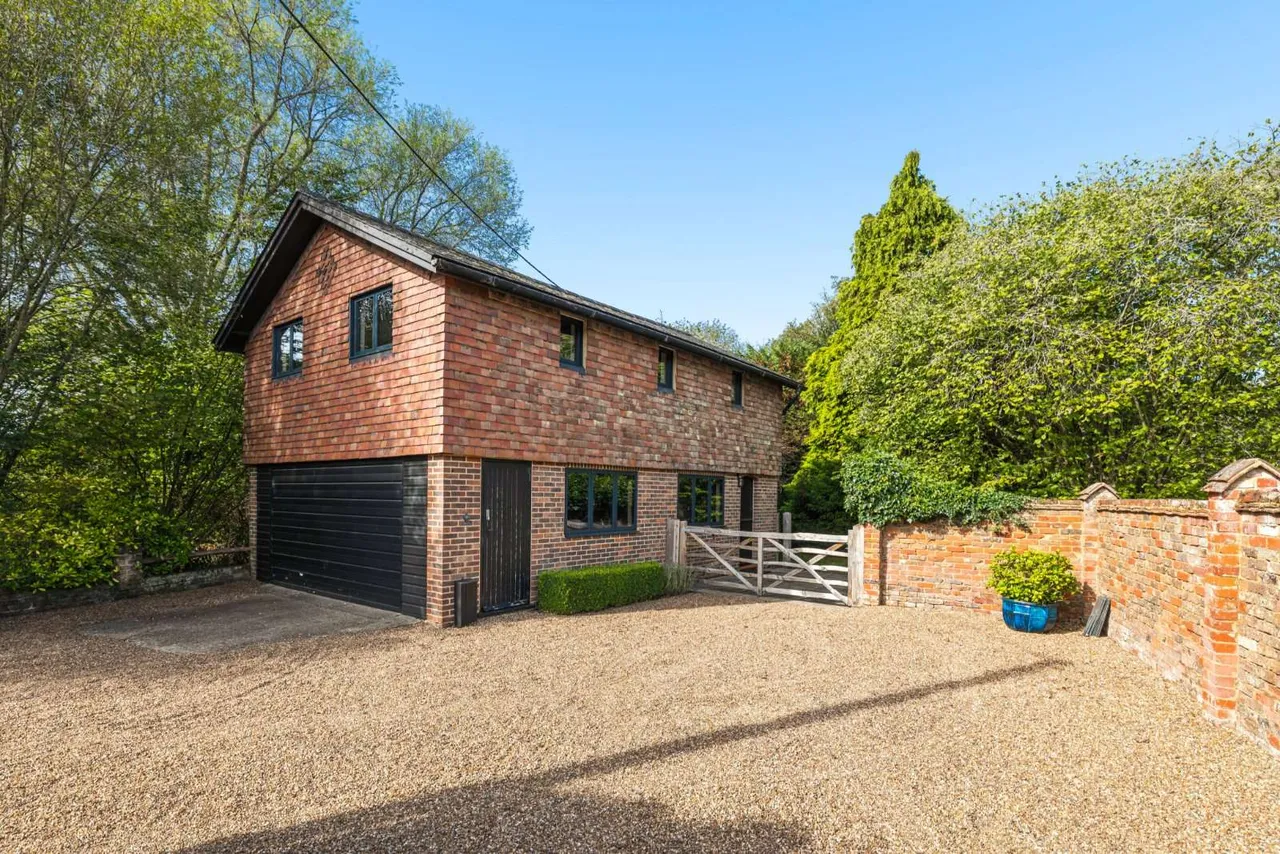 Forest Green, Dorking, RH5, photo 42