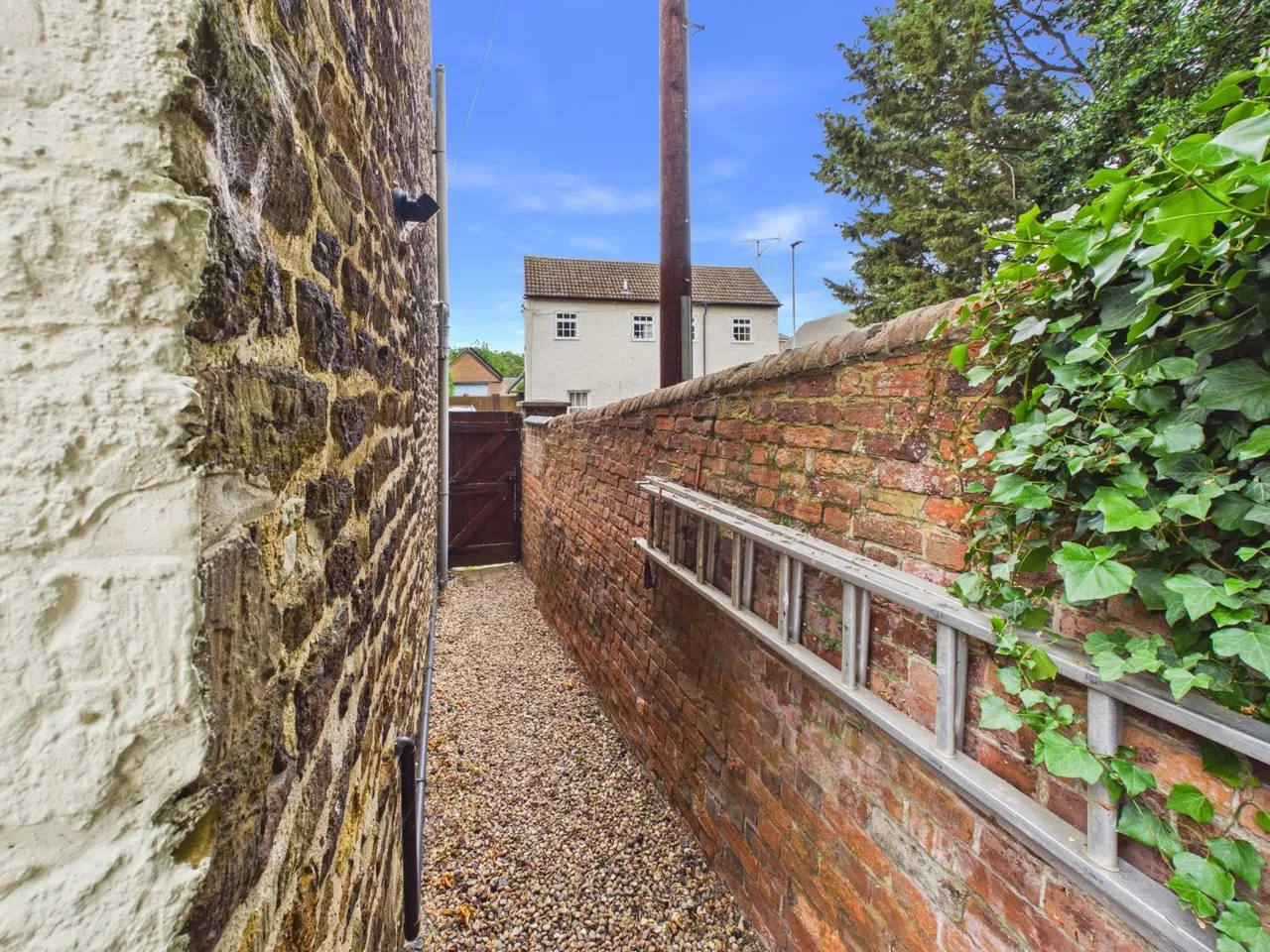 High Street, Hardingstone, NN4, photo 15
