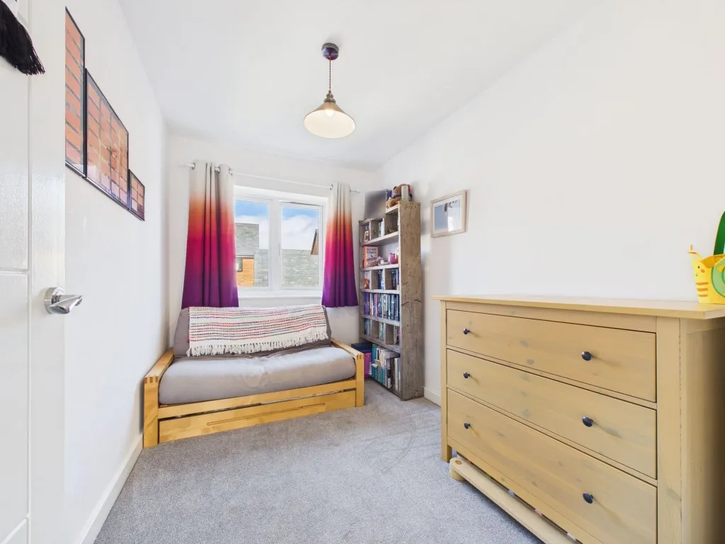 Princess Marina Drive, Arborfield Green, RG2, photo 9