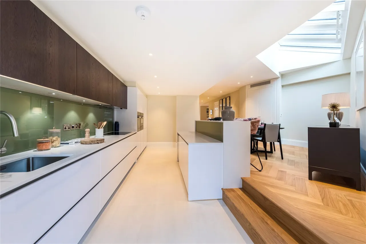 3 bed flat for sale, Chesham Street, Belgravia, SW1X