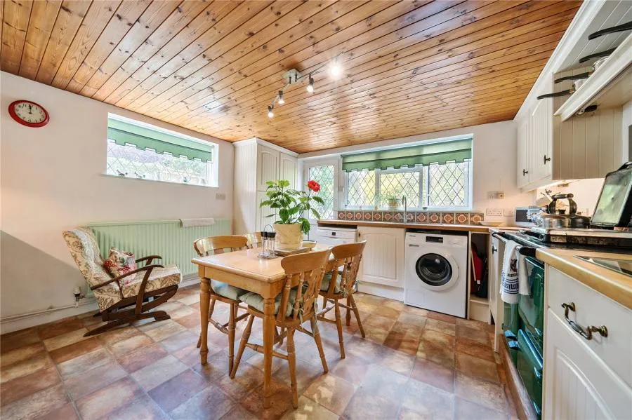 Oxford Road, Sutton Scotney, SO21, photo 8