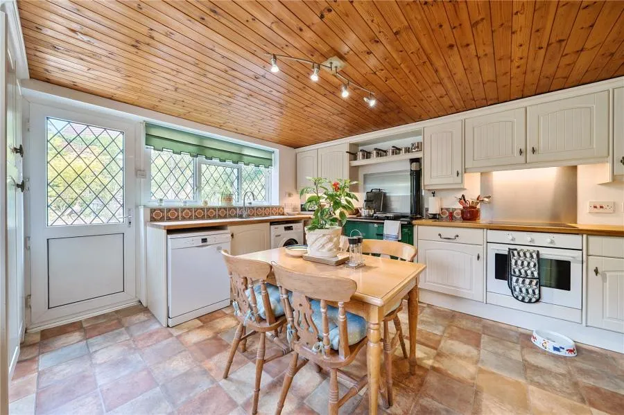 Oxford Road, Sutton Scotney, SO21, photo 6