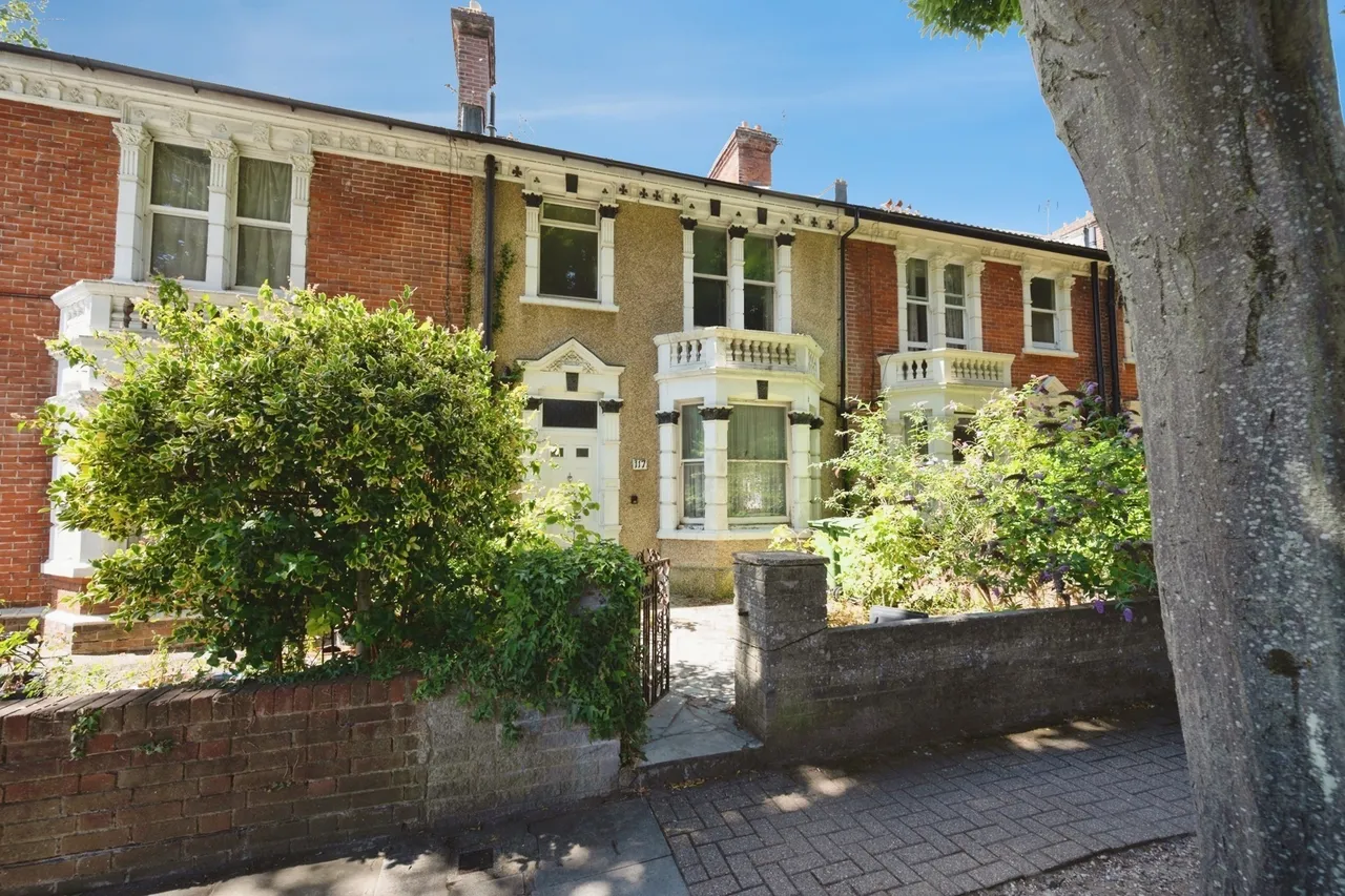 4 bed house for sale, Essex Road, Southsea, PO4