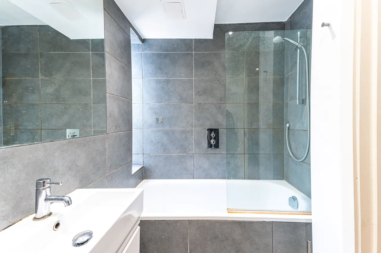 Flat 9, Lionswood, 349 Caledonian Road, London, photo 9