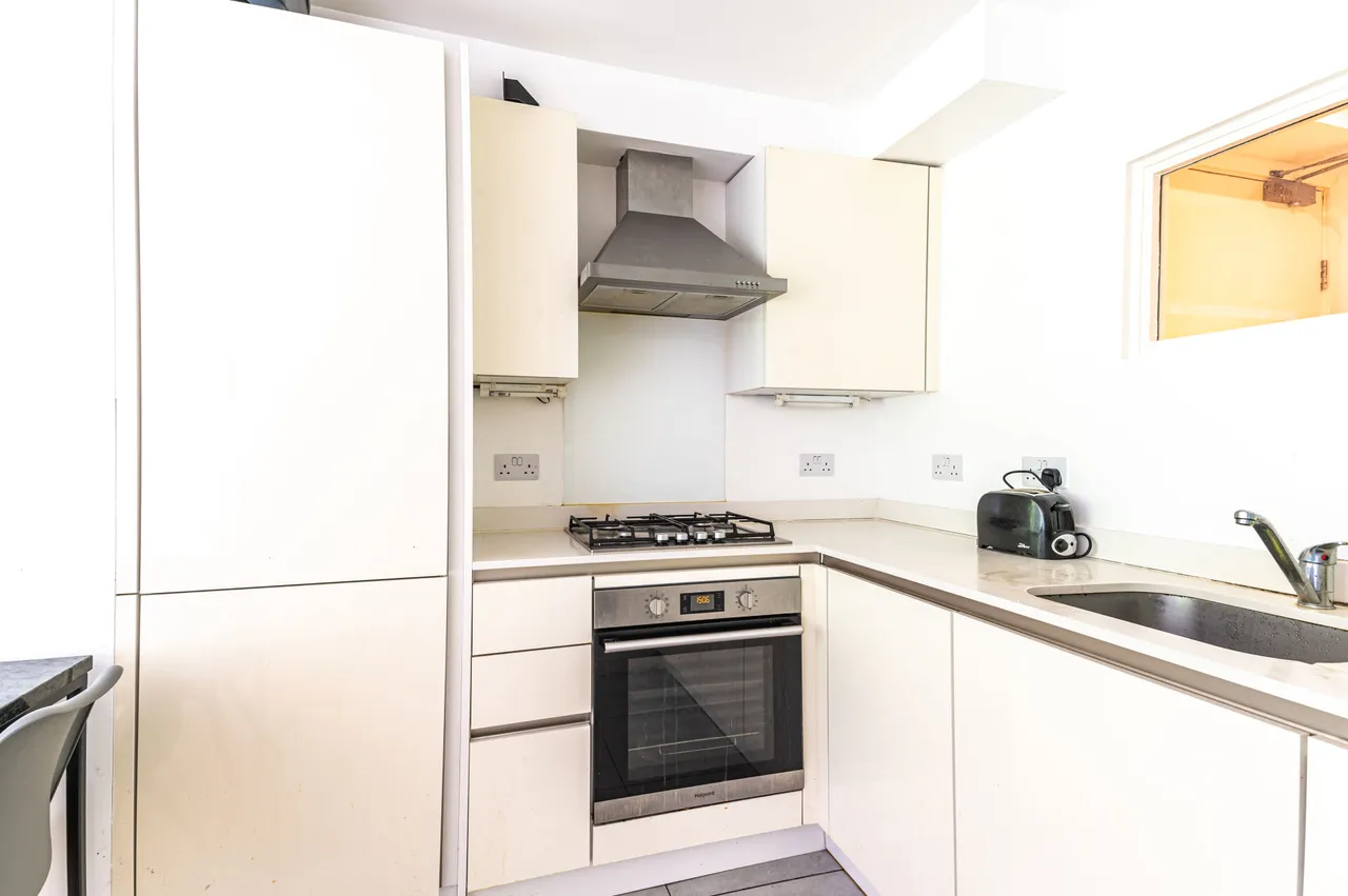 Flat 9, Lionswood, 349 Caledonian Road, London, photo 4