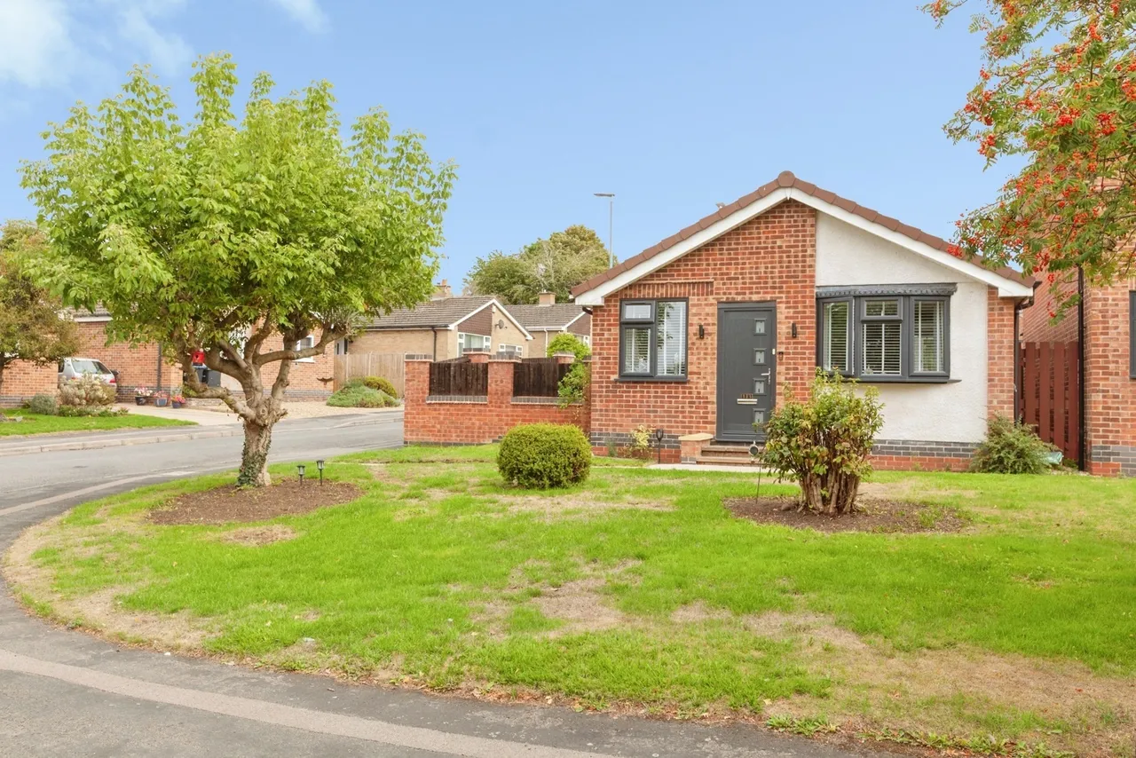 3 bed house for sale, Anthony Drive, Thurnby, LE7
