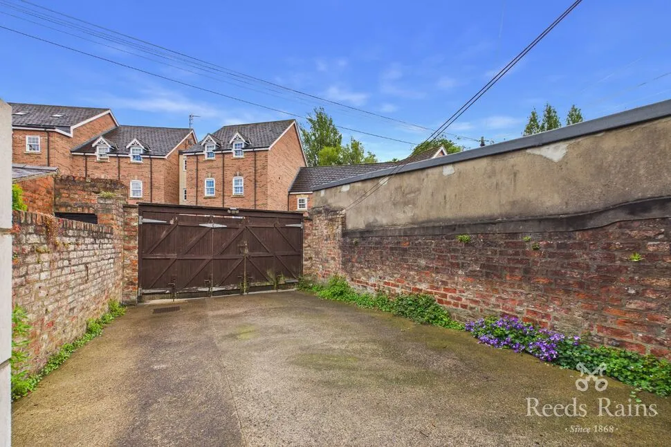 Huntington Road, York, North Yorkshire, YO31, photo 2