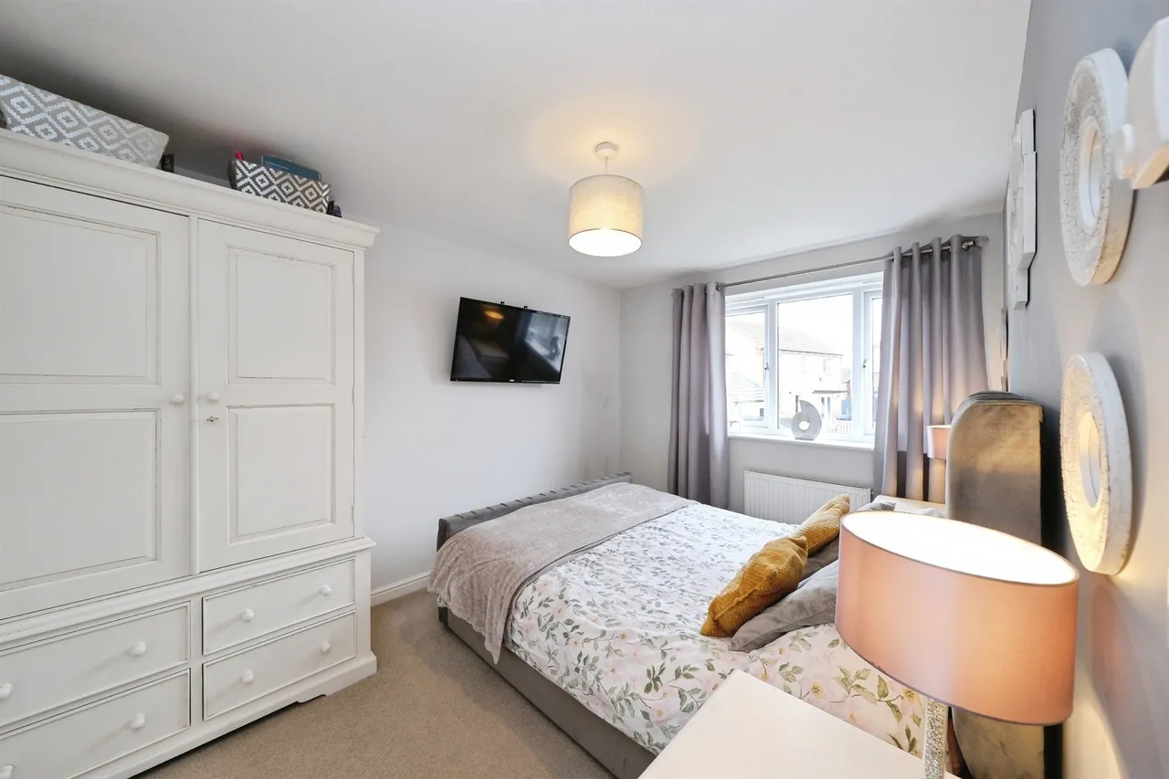 Masefield Avenue, Holmewood, Chesterfield, photo 9