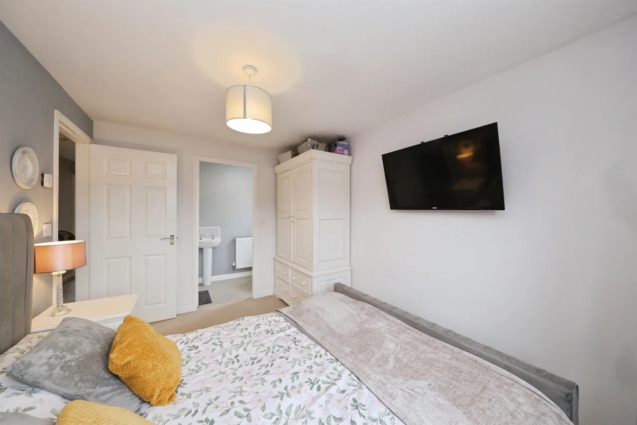 Masefield Avenue, Holmewood, Chesterfield, photo 11