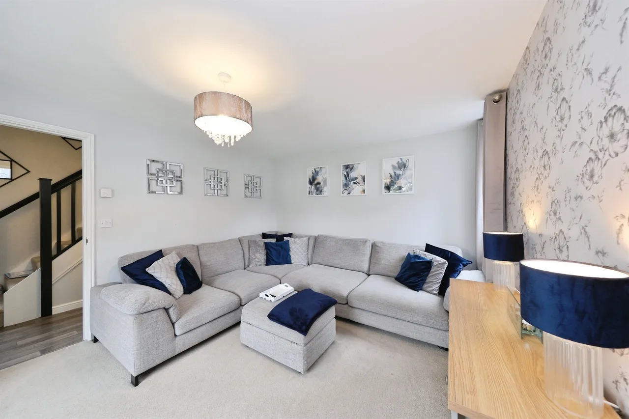 Masefield Avenue, Holmewood, Chesterfield, photo 3
