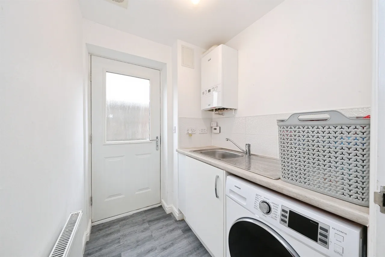Masefield Avenue, Holmewood, Chesterfield, photo 7