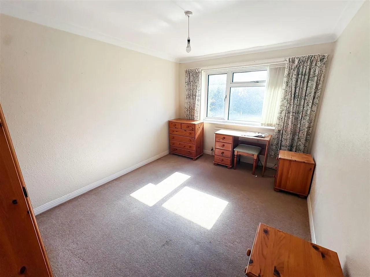 Tasman Close, Rustington, photo 8