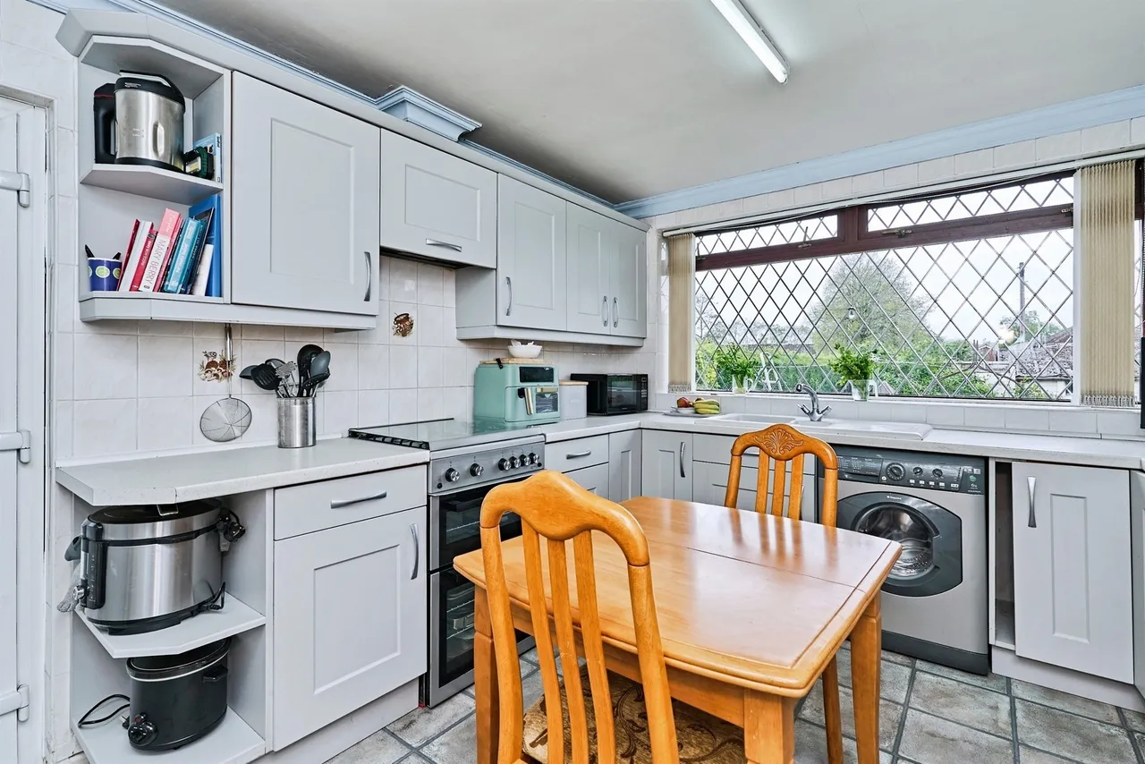 Uplands Avenue, Willenhall, WV13, photo 7