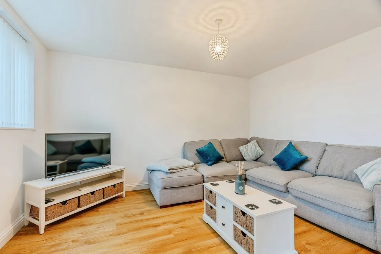 Holcombe Drive, Burnley, Lancashire, BB10, photo 3
