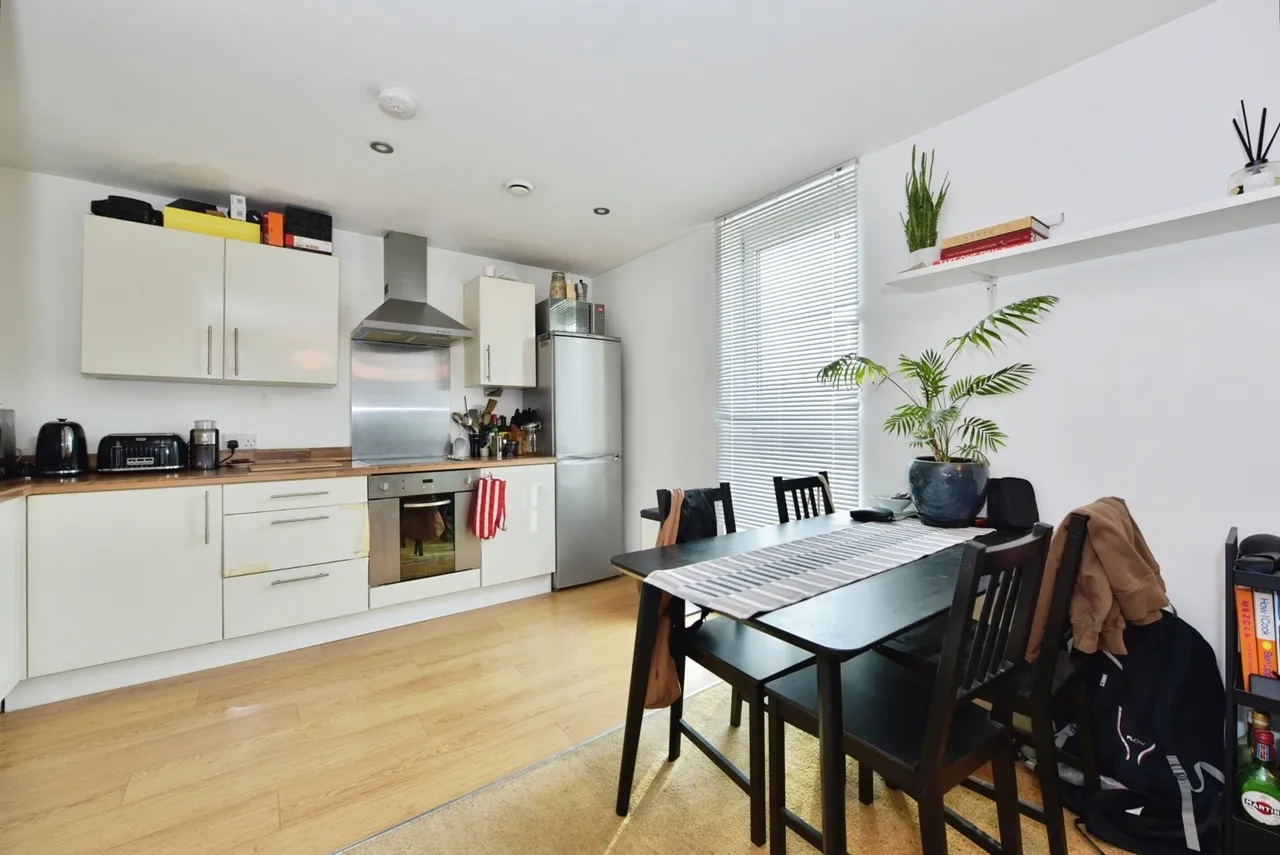 Penistone Road, SHEFFIELD, South Yorkshire, S6, photo 4