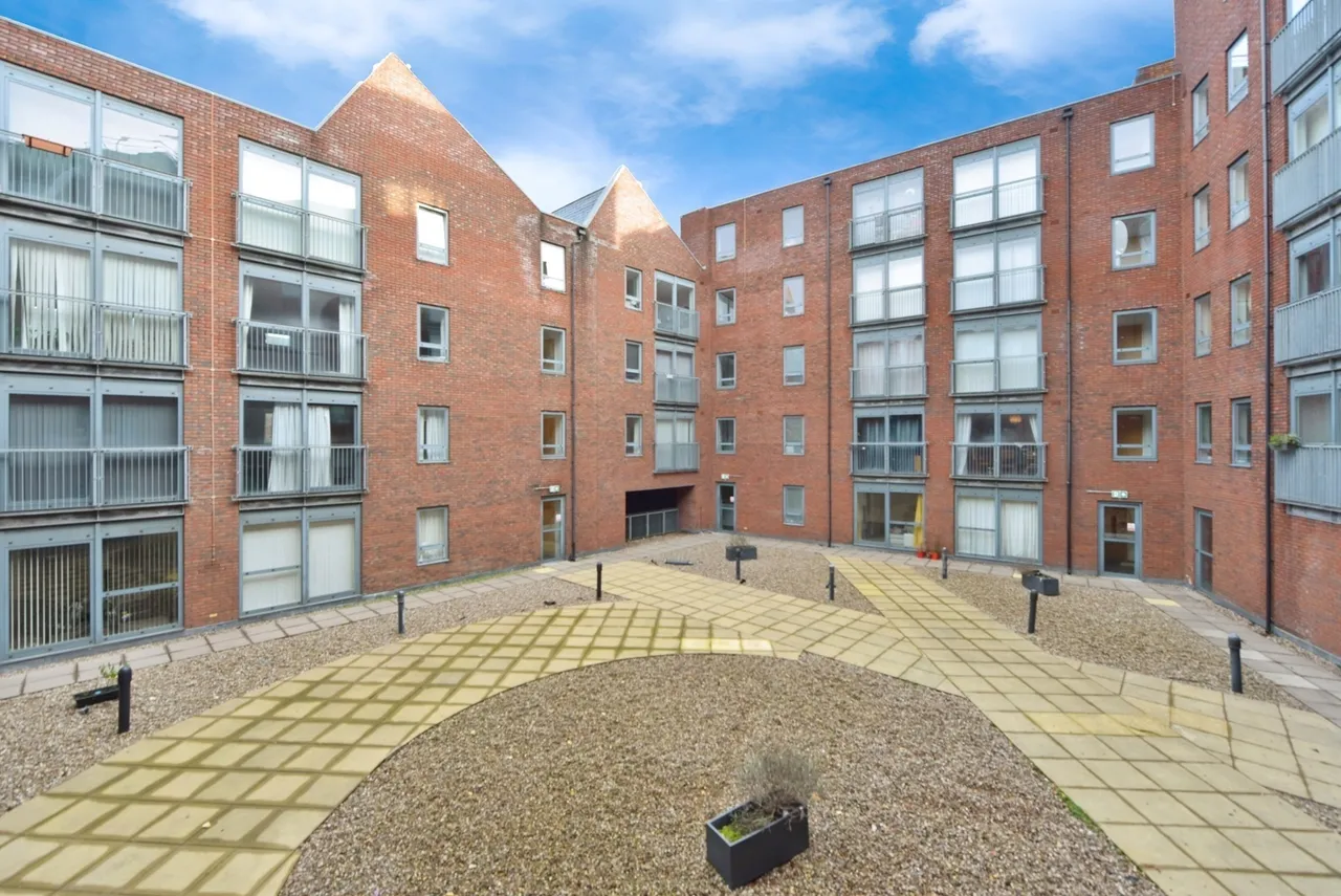 Penistone Road, SHEFFIELD, South Yorkshire, S6, photo 9