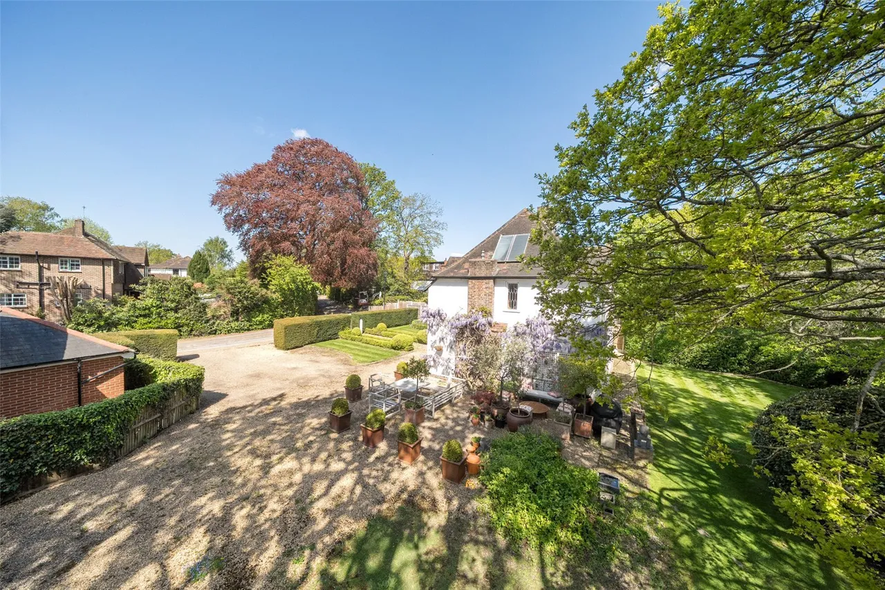 Oakwood Close, BR7, photo 37