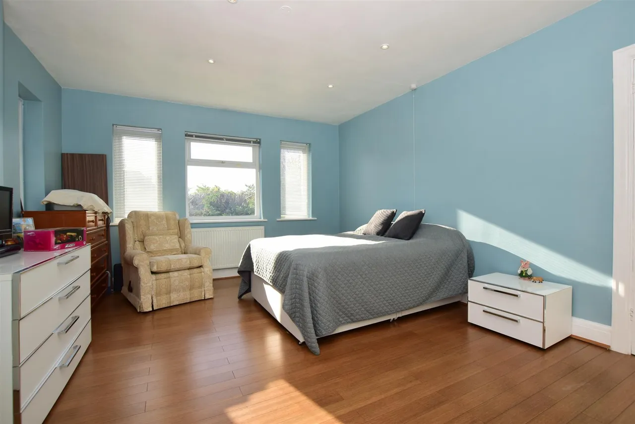 Lonsdale Avenue, Margate, CT9, photo 7
