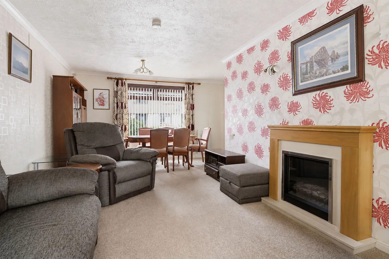 Otterston Grove, Dalgety Bay, KY11 9PA, photo 2