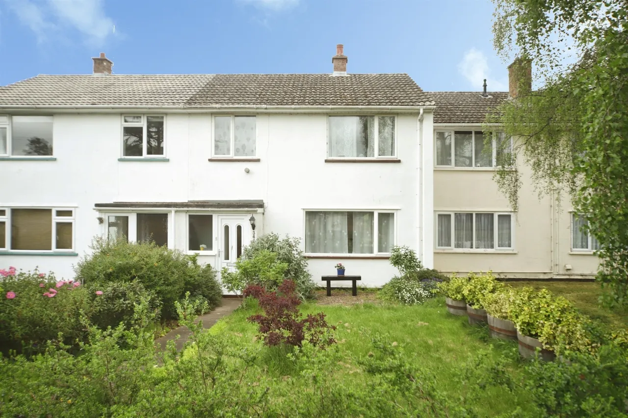 3 bed house for sale — Cheddon Road, Taunton