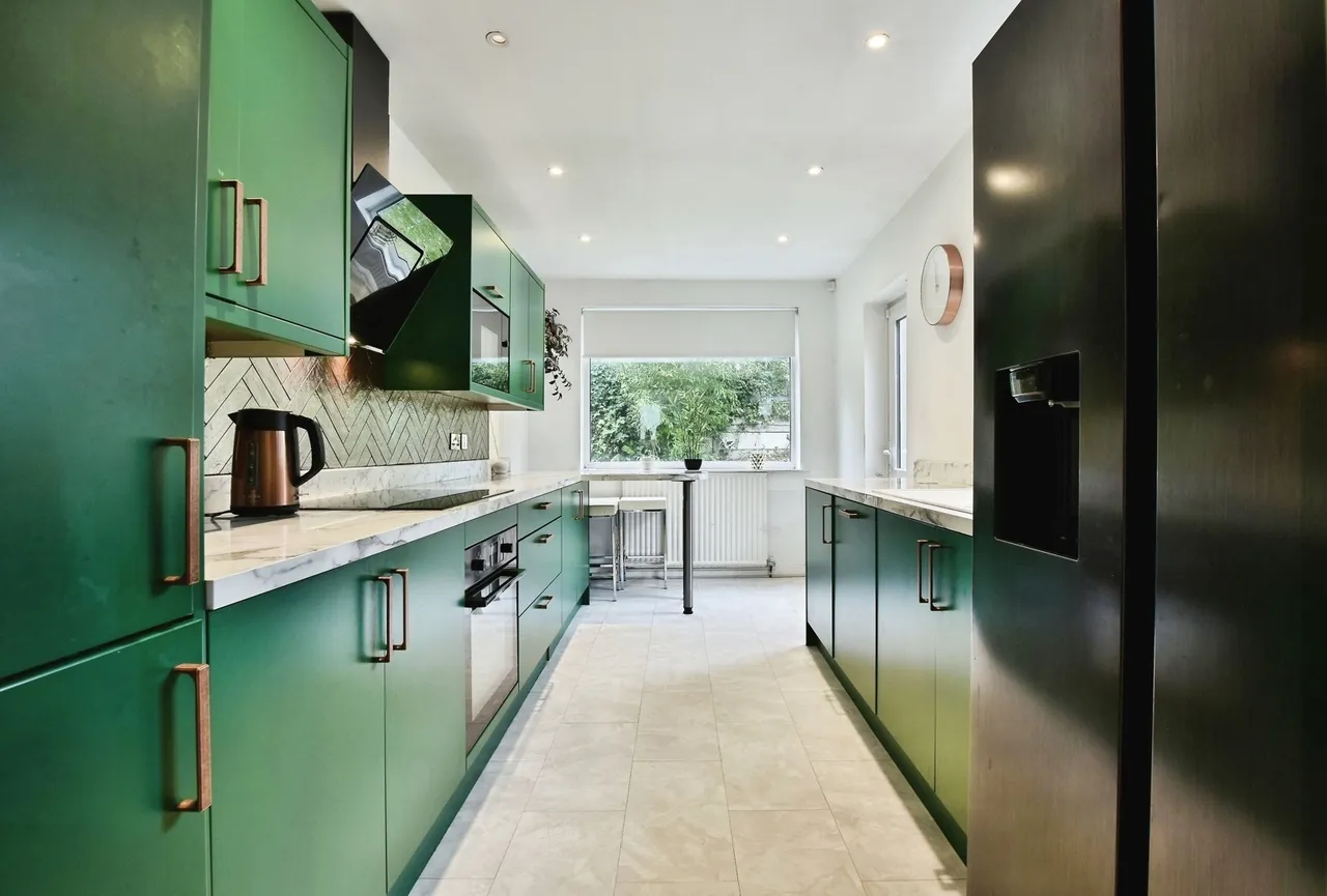 Silverdale Road, Gatley, SK8, photo 3