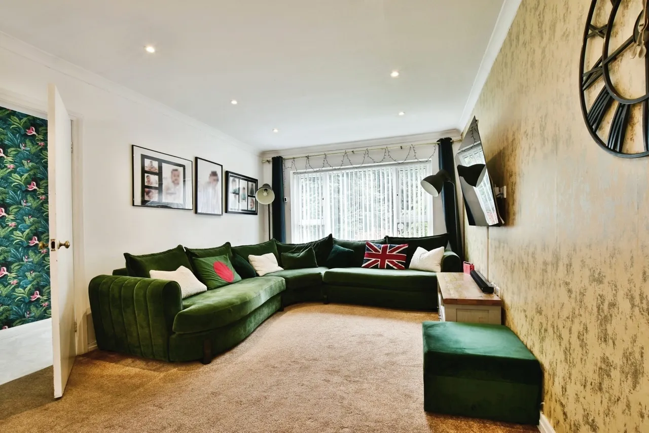Silverdale Road, Gatley, SK8, photo 2